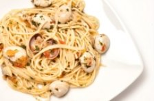 I primi piatti estivi e leggeri non sono solo freddi